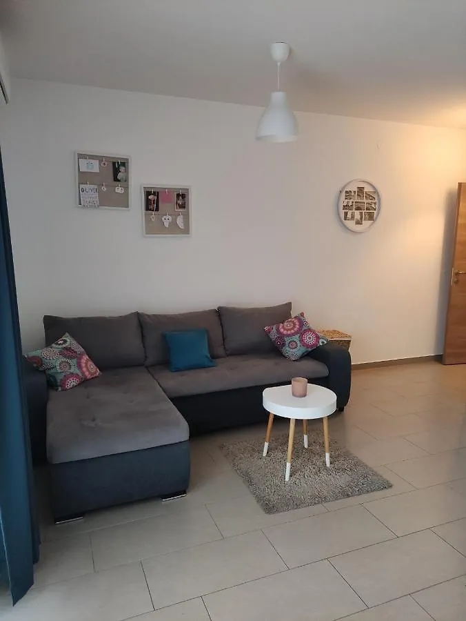 Apartment Dana Near Center With Free Parking Pula Croatia