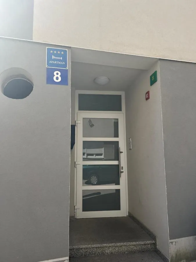 Apartment Dana Near Center With Free Parking Pula Croatia