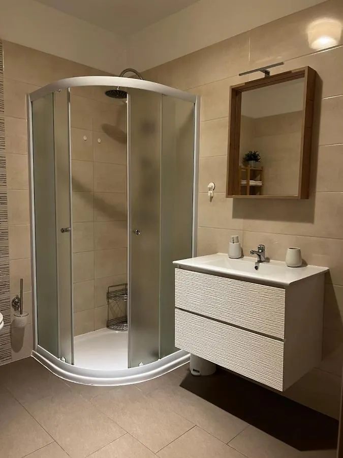 Apartment Dana Near Center With Free Parking Pula